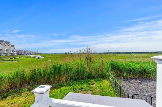 527 Ocean Boulevard, Hampton, NH 03842