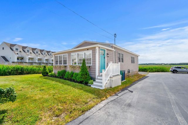 527 Ocean Boulevard, Hampton, NH 03842