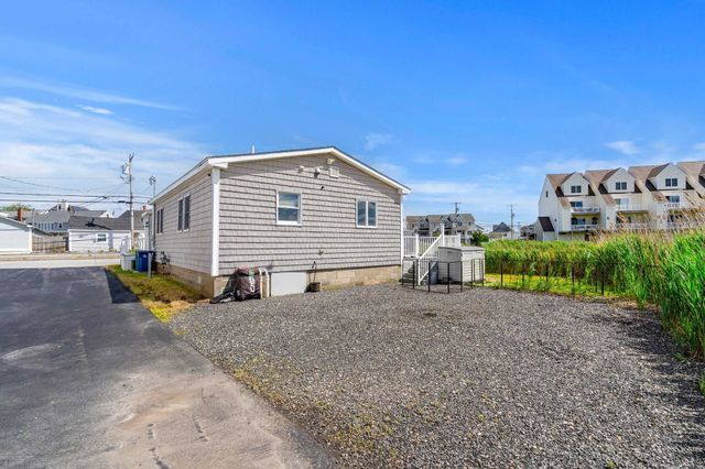 527 Ocean Boulevard, Hampton, NH 03842