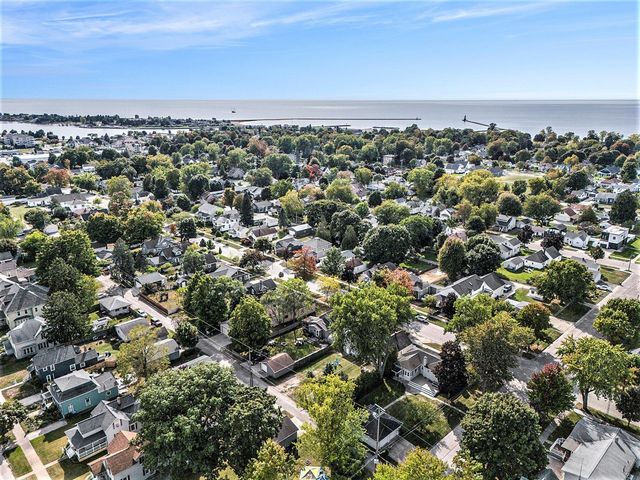 420 Robert Street, Ludington, MI 49431