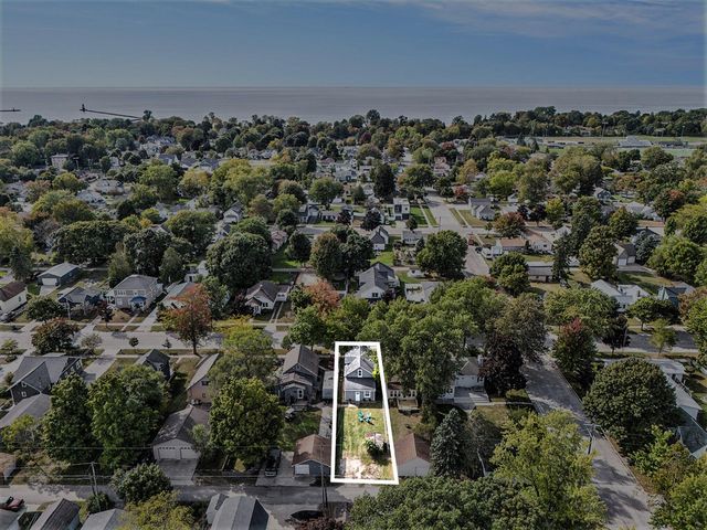 420 Robert Street, Ludington, MI 49431