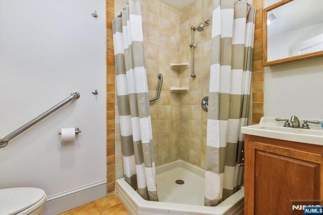 194 Christie Heights Street, Leonia, NJ 07605