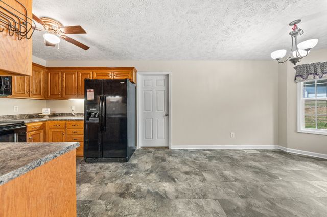 992 Sumerset Cir, Lewisburg, TN 37091