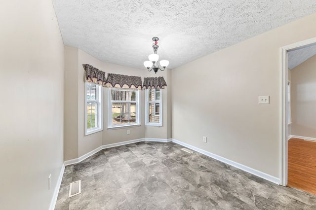 992 Sumerset Cir, Lewisburg, TN 37091