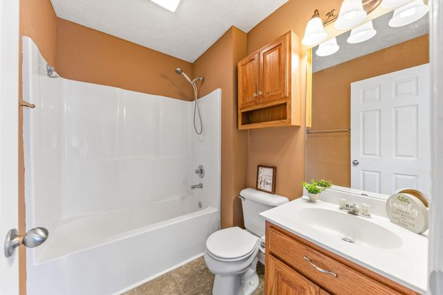 992 Sumerset Cir, Lewisburg, TN 37091