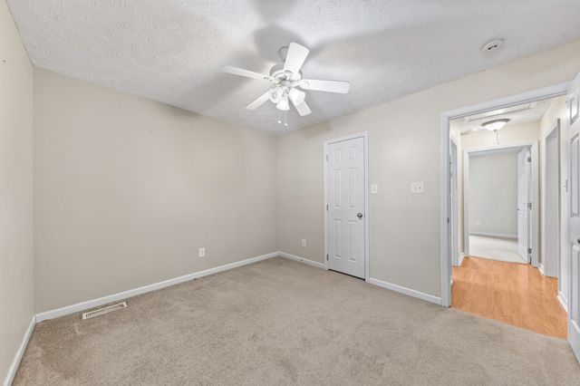 992 Sumerset Cir, Lewisburg, TN 37091