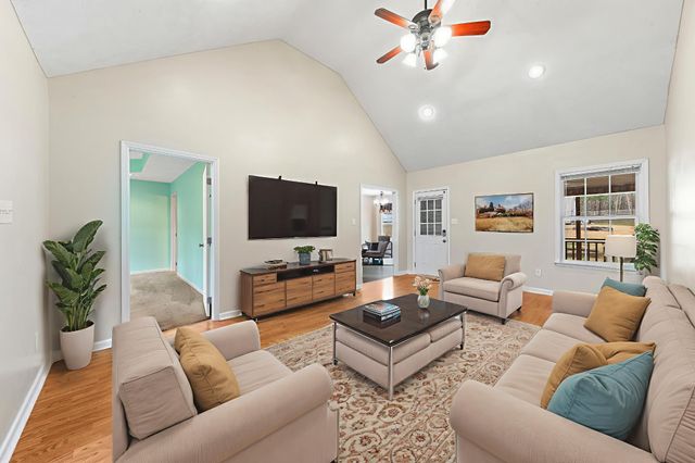 992 Sumerset Cir, Lewisburg, TN 37091