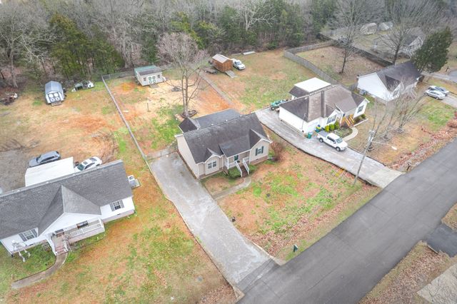 992 Sumerset Cir, Lewisburg, TN 37091