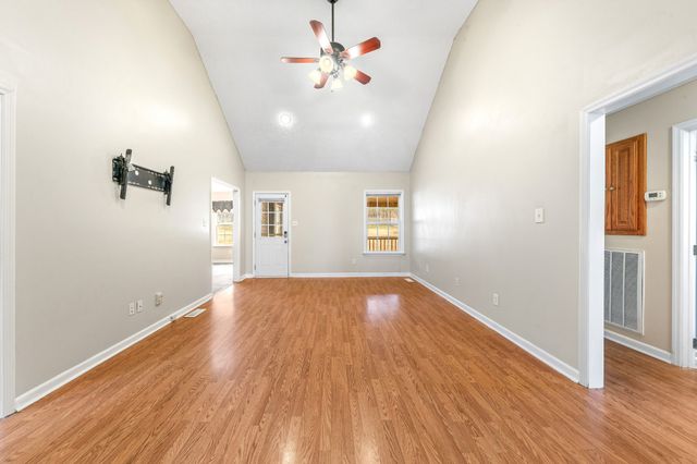 992 Sumerset Cir, Lewisburg, TN 37091