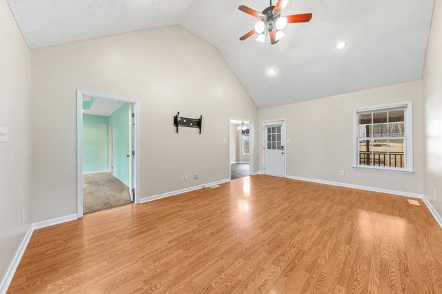 992 Sumerset Cir, Lewisburg, TN 37091