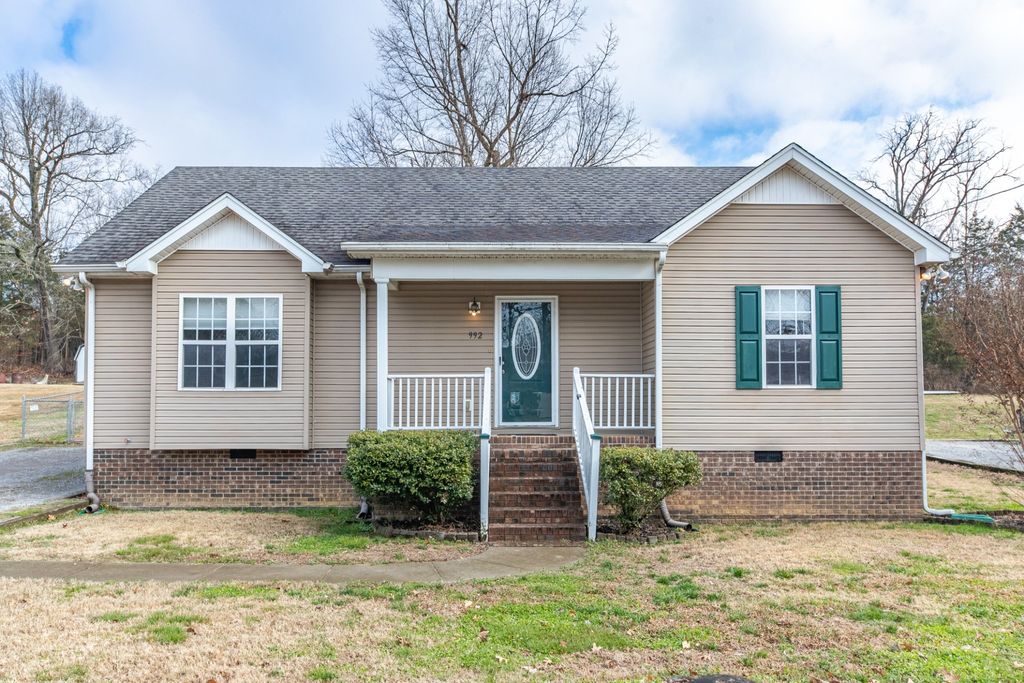 992 Sumerset Cir, Lewisburg, TN 37091