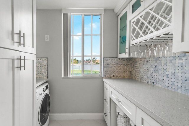 180 YACHT CLUB Way 102, Hypoluxo, FL 33462