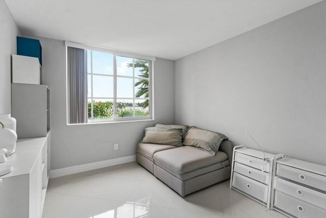 180 YACHT CLUB Way 102, Hypoluxo, FL 33462
