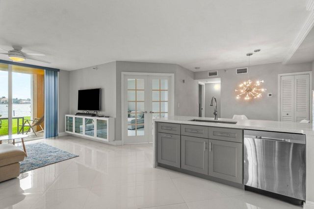 180 YACHT CLUB Way 102, Hypoluxo, FL 33462