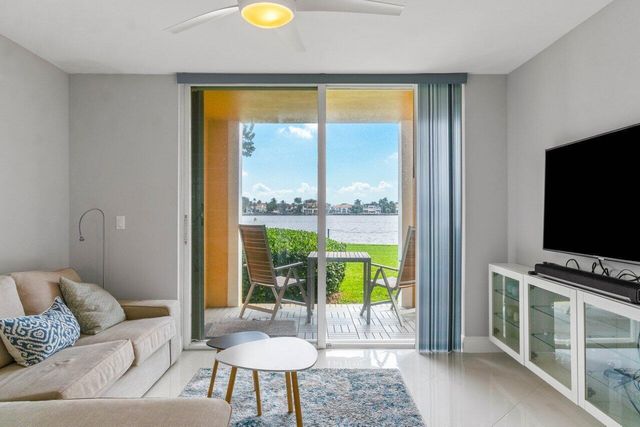 180 YACHT CLUB Way 102, Hypoluxo, FL 33462