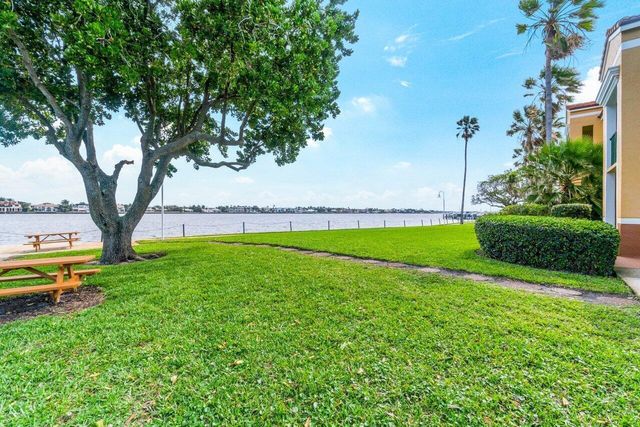 180 YACHT CLUB Way 102, Hypoluxo, FL 33462