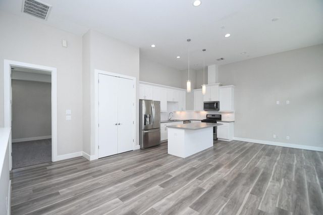 5904 Gardendale Drive B, Houston, TX 77092