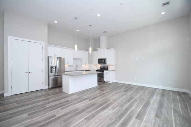 5904 Gardendale Drive B, Houston, TX 77092