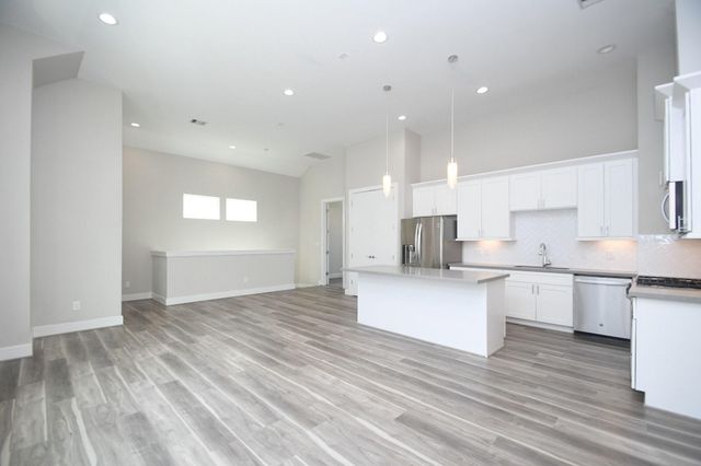 5904 Gardendale Drive B, Houston, TX 77092