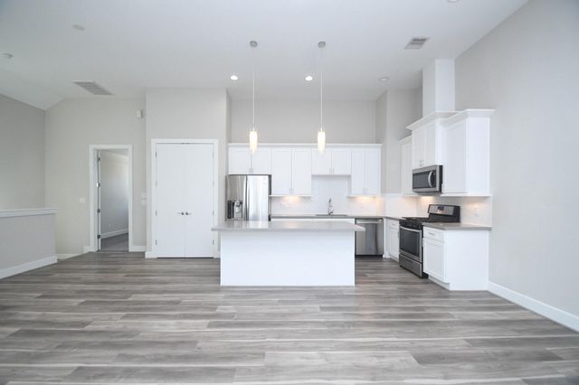 5904 Gardendale Drive B, Houston, TX 77092