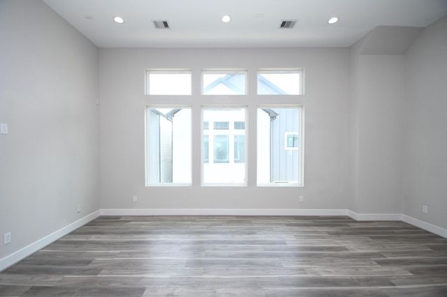 5904 Gardendale Drive B, Houston, TX 77092