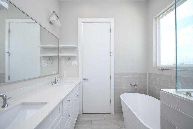 5904 Gardendale Drive B, Houston, TX 77092