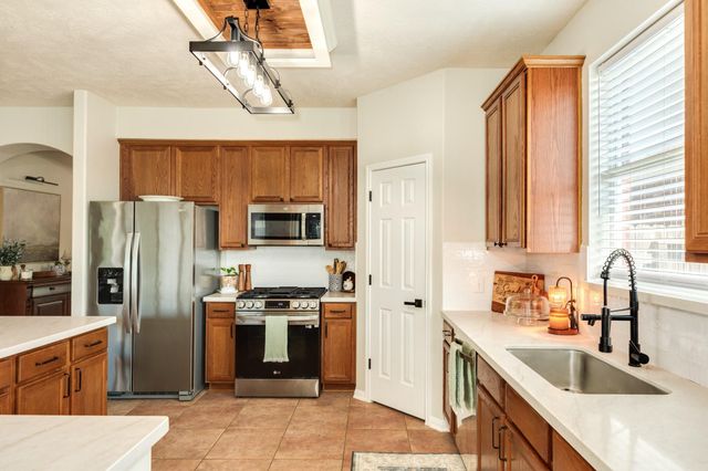 3529 Pine Valley Drive, Pearland, TX 77581