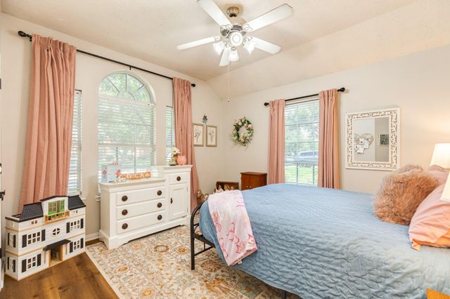 3529 Pine Valley Drive, Pearland, TX 77581