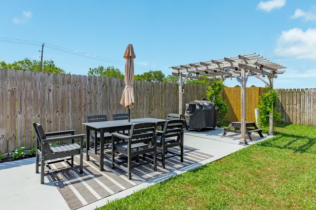 3529 Pine Valley Drive, Pearland, TX 77581
