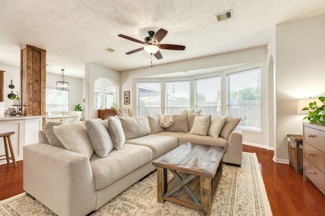 3529 Pine Valley Drive, Pearland, TX 77581