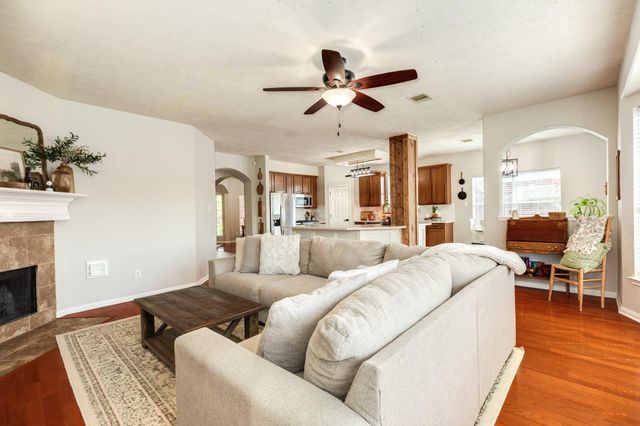 3529 Pine Valley Drive, Pearland, TX 77581