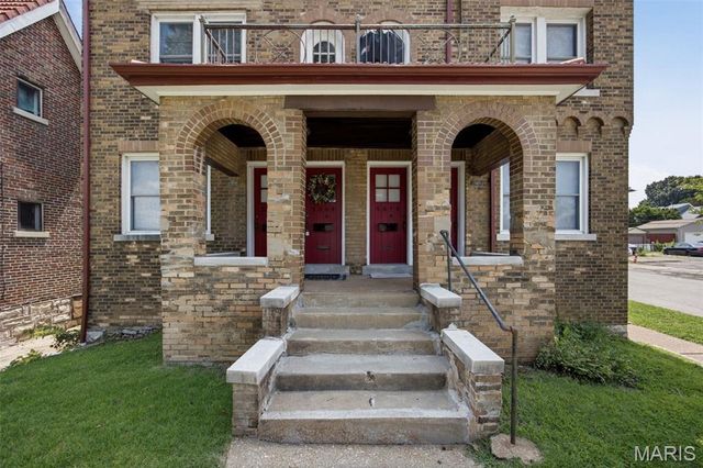 5068 Pernod Avenue, St Louis, MO 63139