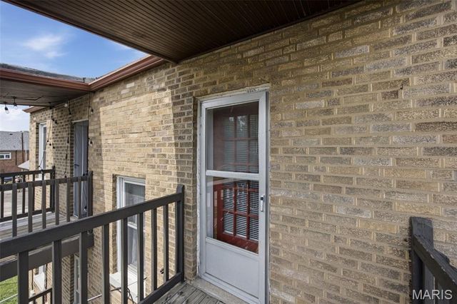 5068 Pernod Avenue, St Louis, MO 63139