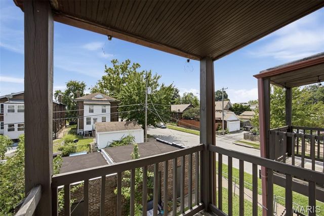 5068 Pernod Avenue, St Louis, MO 63139
