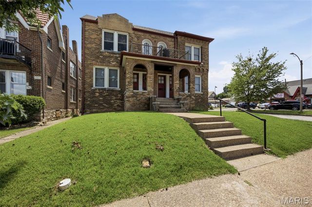 5068 Pernod Avenue, St Louis, MO 63139