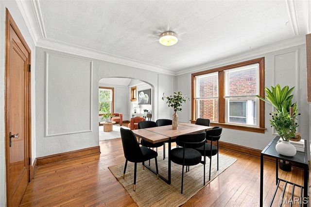 5068 Pernod Avenue, St Louis, MO 63139