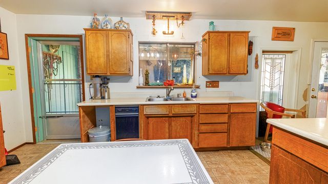 300 W 6th Street, Kerby, OR 97531