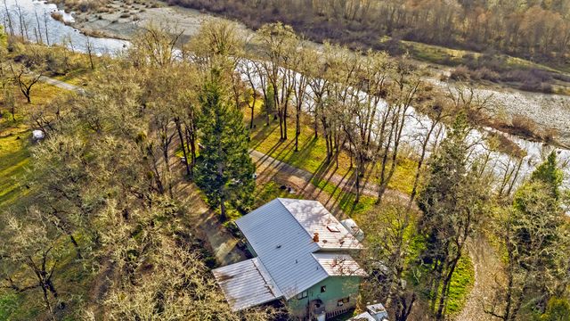 300 W 6th Street, Kerby, OR 97531