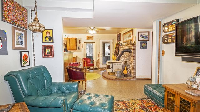 300 W 6th Street, Kerby, OR 97531