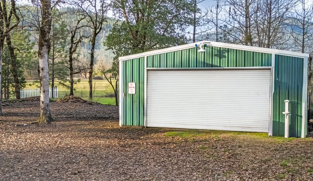 300 W 6th Street, Kerby, OR 97531