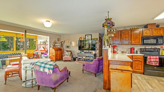 300 W 6th Street, Kerby, OR 97531