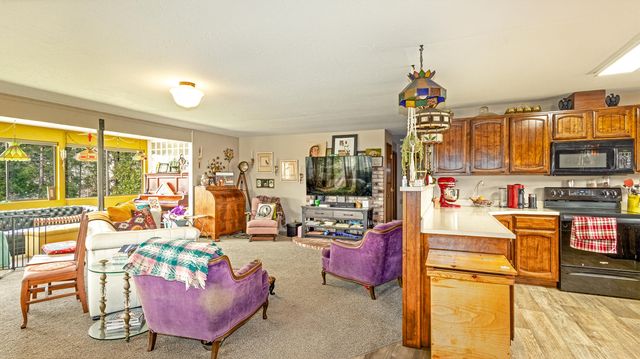 300 W 6th Street, Kerby, OR 97531