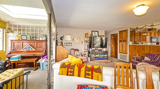 300 W 6th Street, Kerby, OR 97531