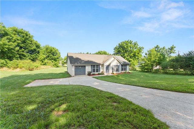 225 Fortner Drive, Dahlonega, GA 30533