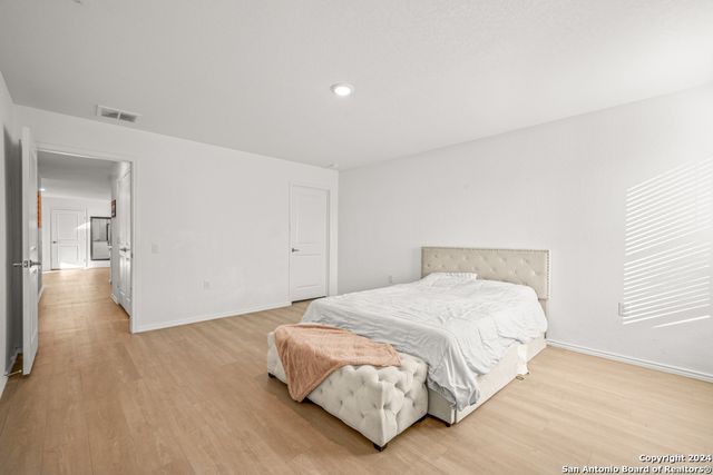 918 COOK BND, San Antonio, TX 78221