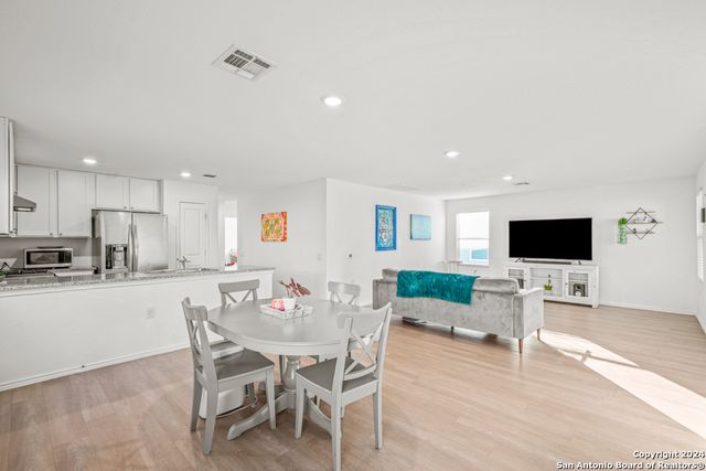 918 COOK BND, San Antonio, TX 78221