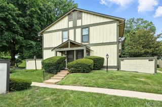 11177 Whispering Oaks Drive, St Louis, MO 63136