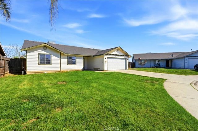 1921 S Kerckhoff Way, Hanford, CA 93230