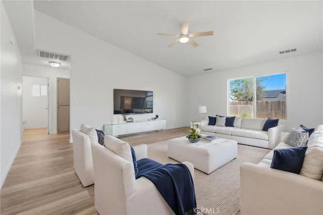 1921 S Kerckhoff Way, Hanford, CA 93230