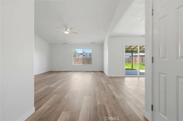 1921 S Kerckhoff Way, Hanford, CA 93230